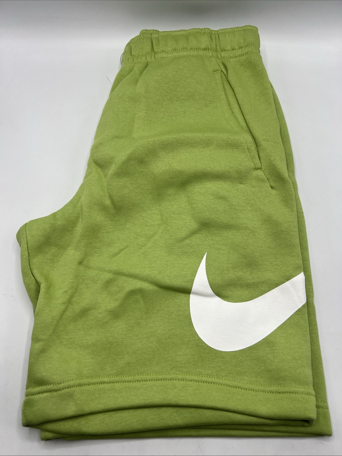 Nike Sportswear Fleece Shorts Men’s Size S Vivid Green Knee Length Shorts New
