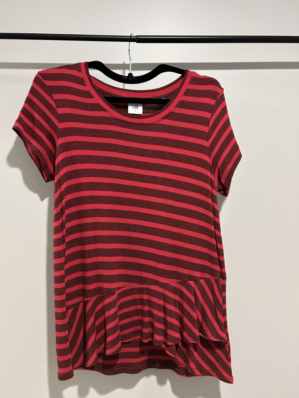 CAbi Sweet Talk Tee 3631 Garnet Red Striped Ruffle Hem Scoop Neck Womens Small