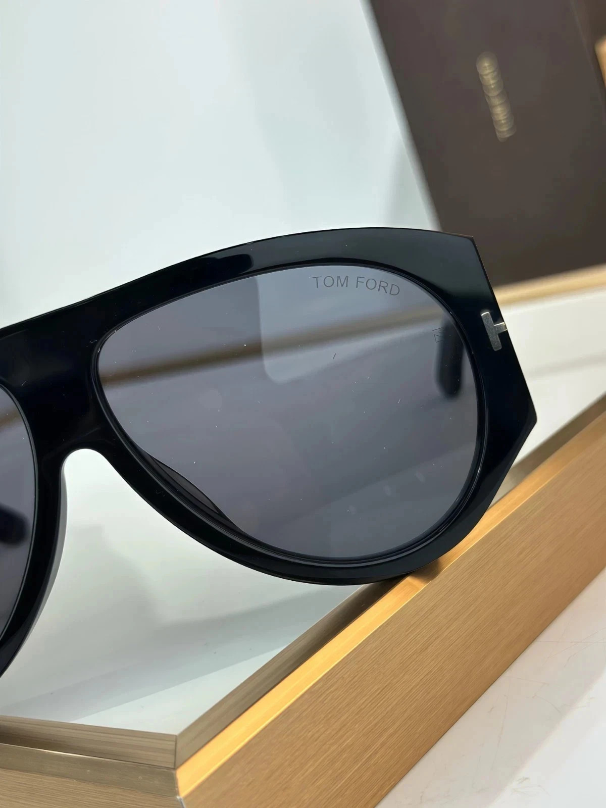 Tom Ford Bronson Sunglass TF1044 Black lens 60-12-140mm New