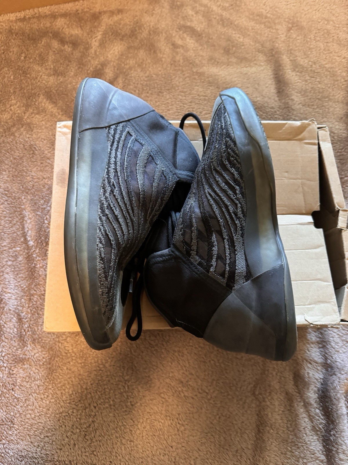 adidas Yeezy Quantum QNTM Onyx GX1317 Men’s Mid Top Basketball Sneakers
