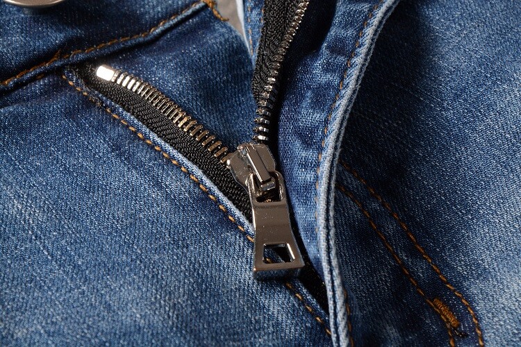 Mens Retro Ripped Slim Pleated Denim Jeans Classic Motorcycle Style Blue Stretch