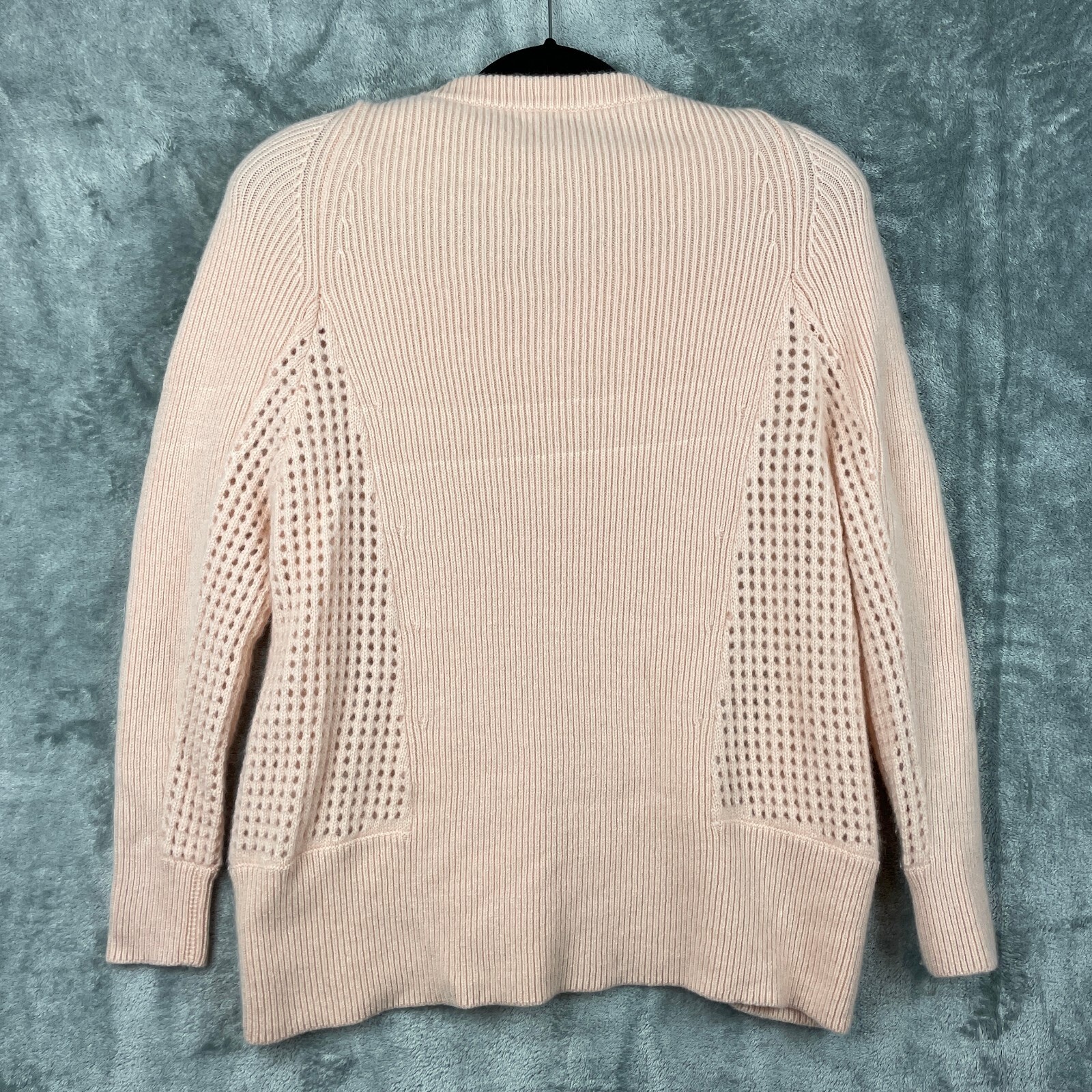 Garnet Hill 100% Cashmere Sweater Medium Pink Pullover V Neck Quiet Luxury EUC