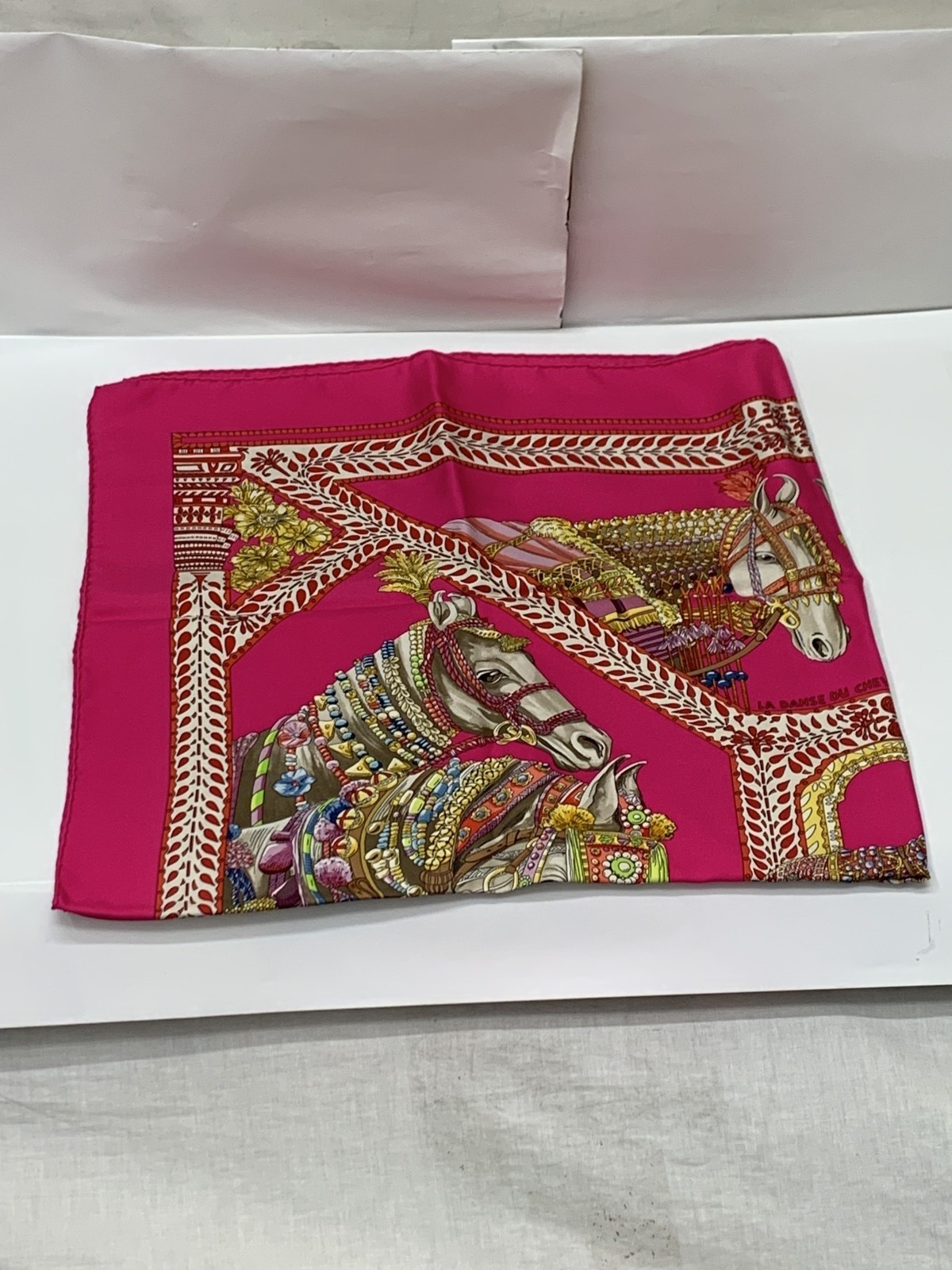 HERMES Carre 90 La Danse du Cheval Marwari Silk Scarf Pink Horse Used