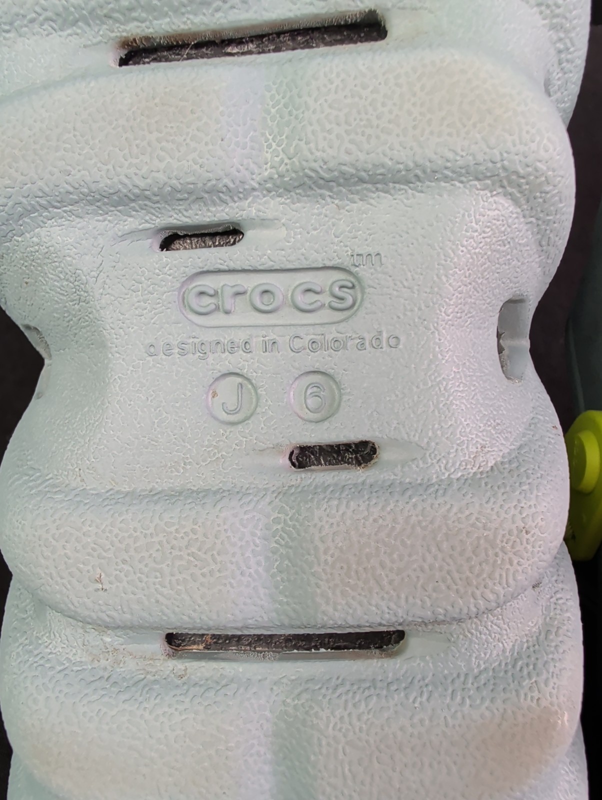 Crocs Echo Clog “Pond” size Blue/Black-Volt 207937-3YO Sz J6 W8 M6