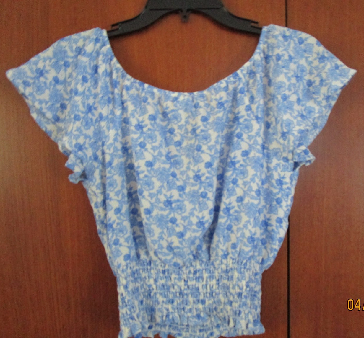 Monteau Peasant Cropped Top Smocked Hem Medium Polyester Spandex Bust 35 L 18