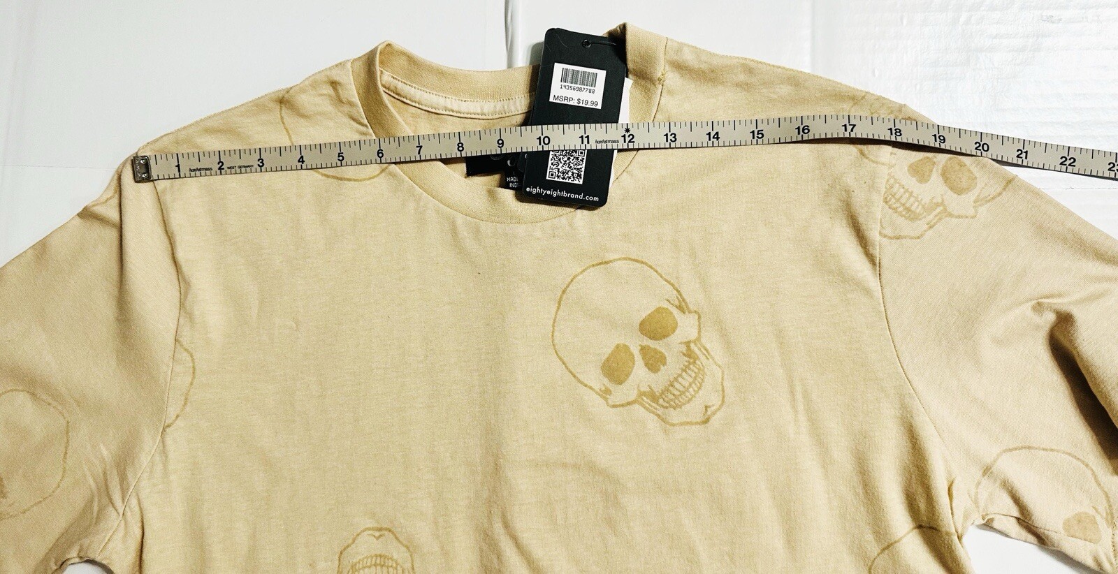 EIGHT Men’s Vintage Skulls T-shirt – Large – Tan – Textured