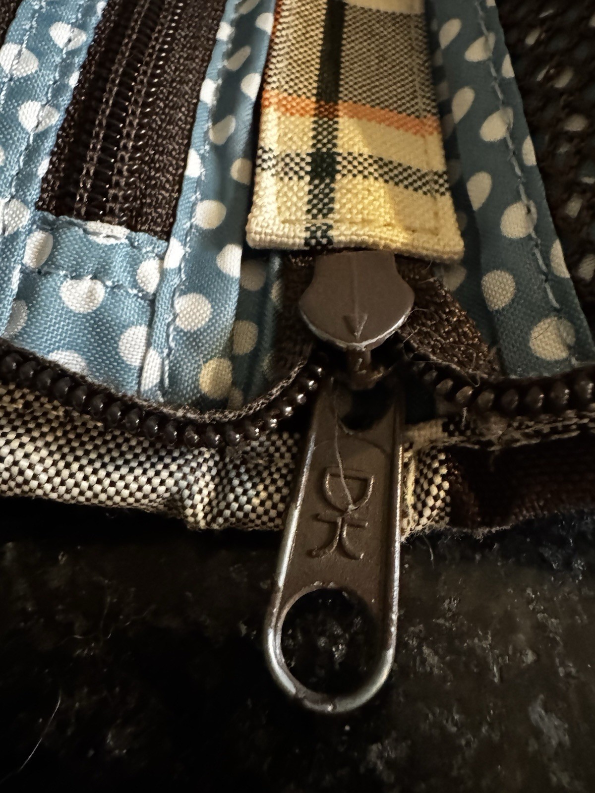 Dakine Brand Large Wallet Zippered Plaid Multiple Pockets Zippered Pouches