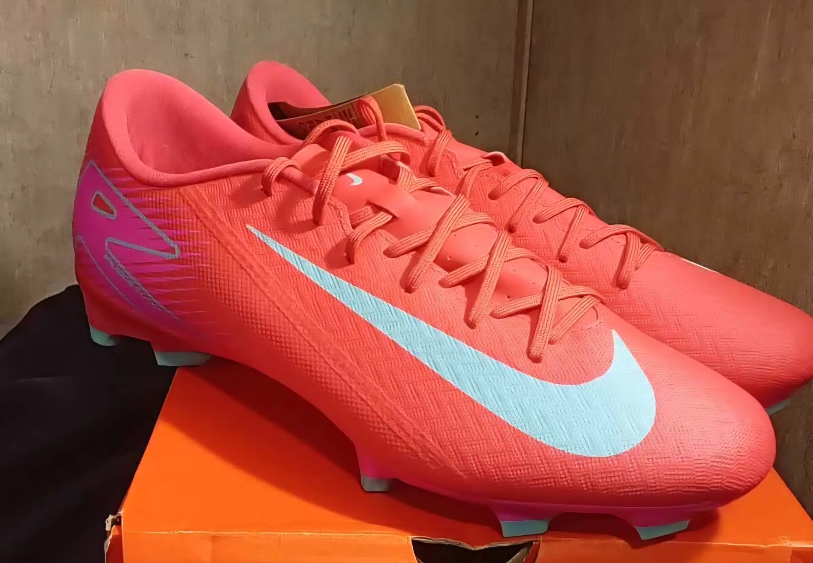 Nike Zoom Vapor 16 Academy Mercurial FG Soccer Cleats Mens size 10.5