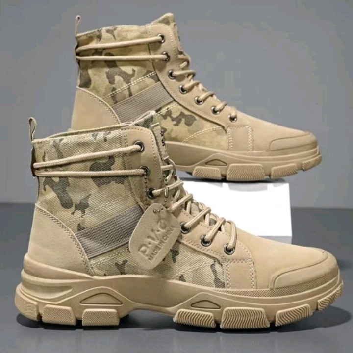 Large size comfortable men’s anti slip and windproof high top lace up hiking boo