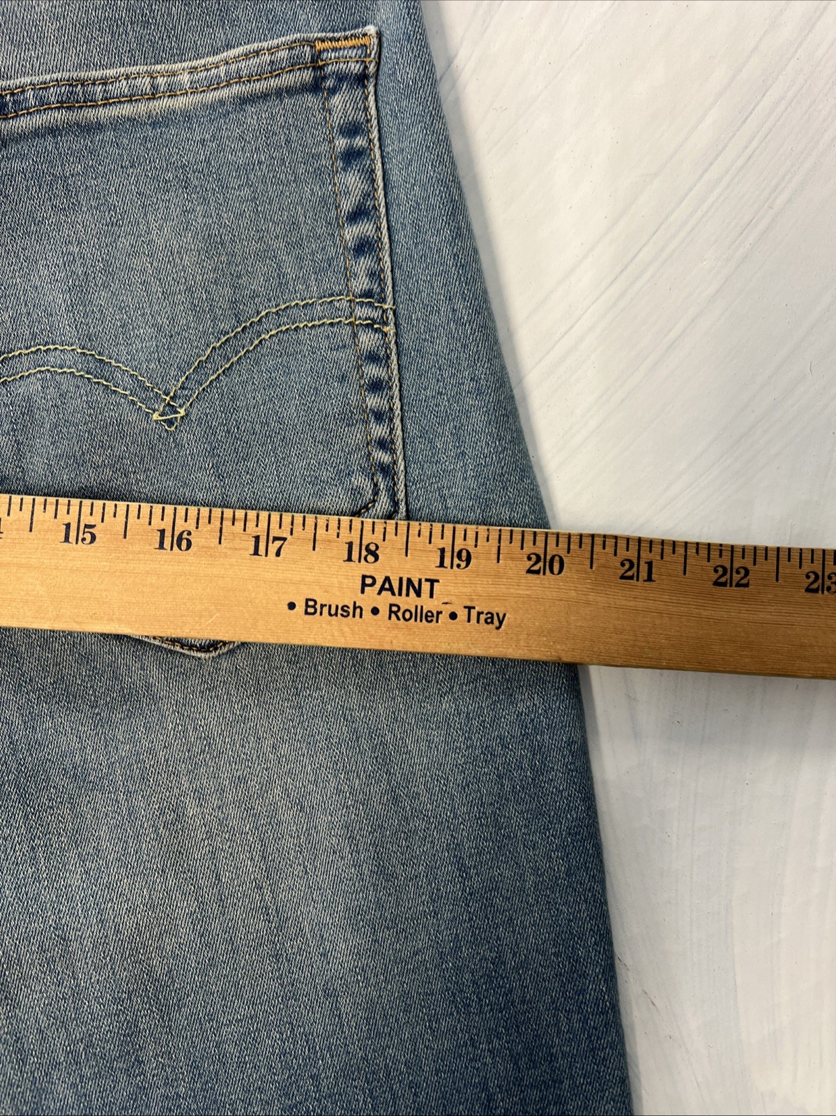 LEVI STRAUSS Men All Seasons Tech 541 Athletic Denim Jeans 33×30 Light Blue Wash