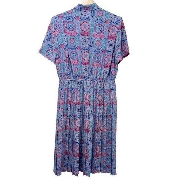 80s Vintage Leslie Fay Shirtwaist Dress Size 14P Pleated Bohemian Medallion