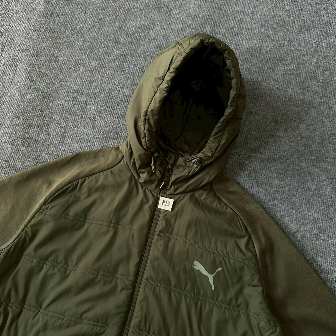 Puma Hooded Jacket / Green / Size XXL / Chest 48″ / Length 28″ / Sleeve 32 / P13