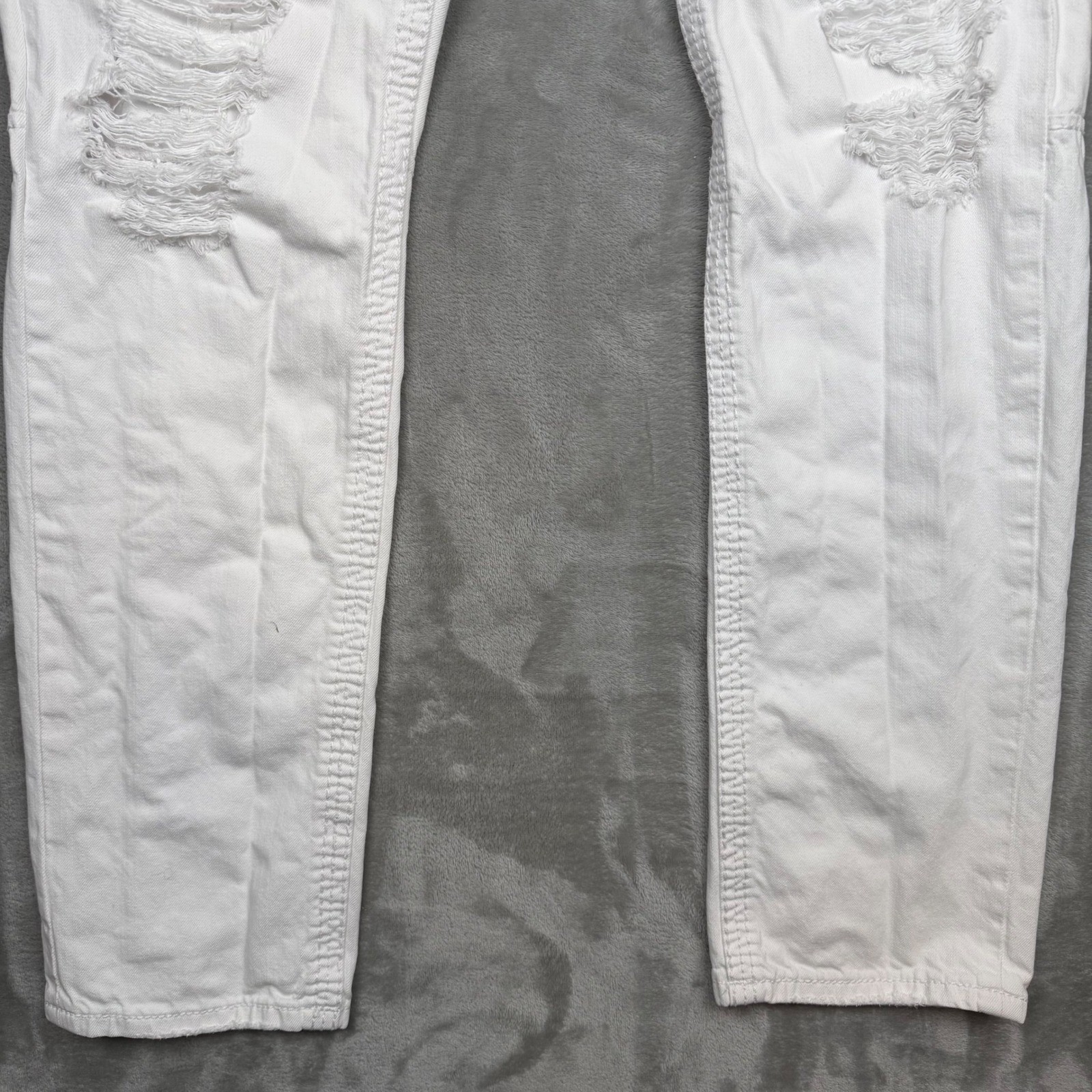 Rock Revival Rupert TA1 Mens 38 White Distressed Studded Straight Jeans
