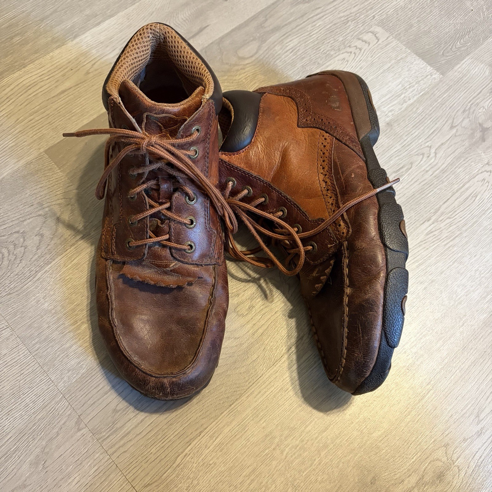 VTG Y2K Men’s Twisted x Brown Leather Moc Size 10