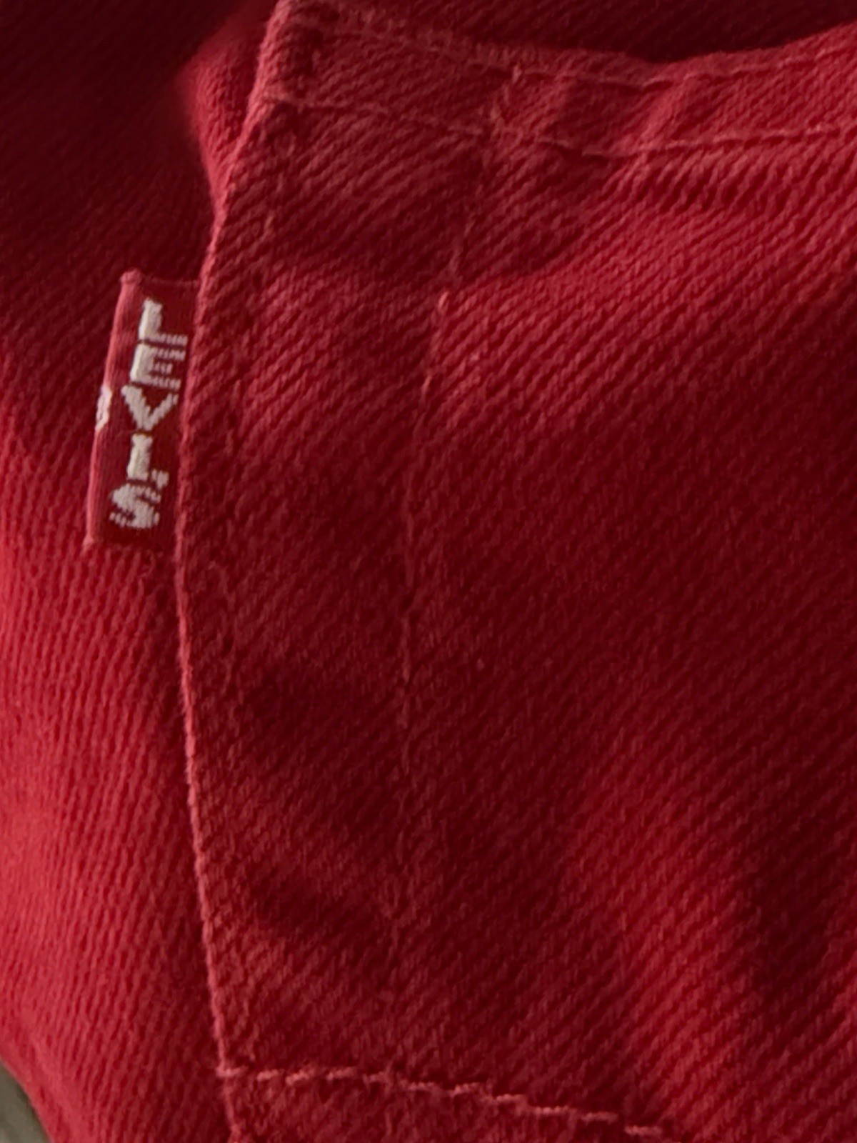 Levi’s Premium Men’s Blue/Red Split Logo Denim Jeans Athletic Taper Stretch