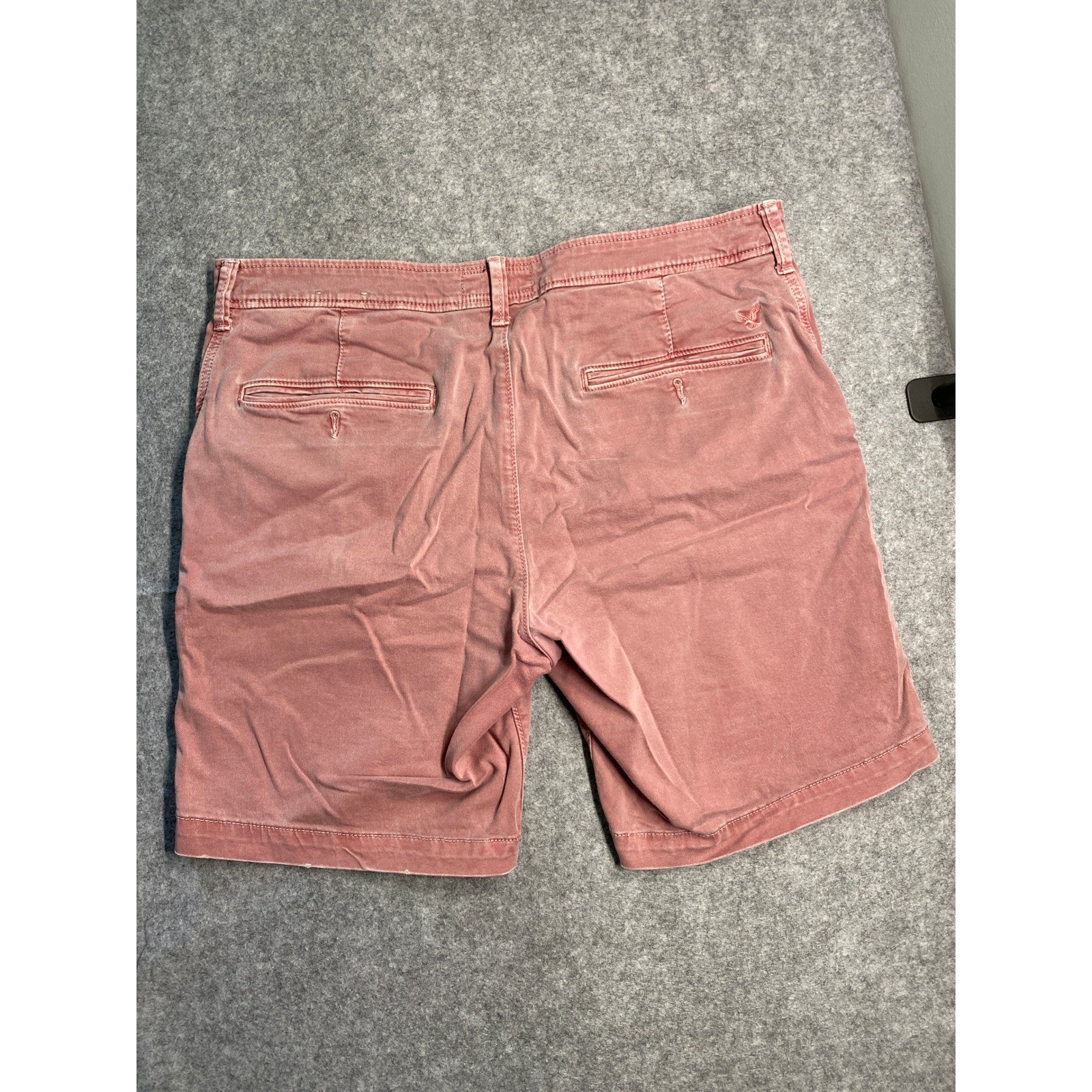 American Eagle Extreme Flex Classic Shorts Mens 34 Red/Pink Faded Stretch Chino