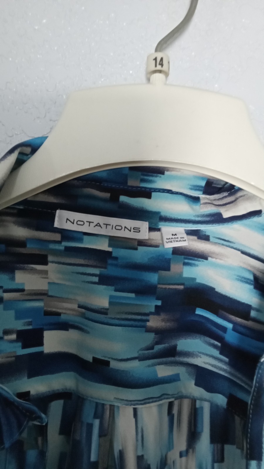 Notation Womens Medium Longsleeve button up blue geometric print blouse