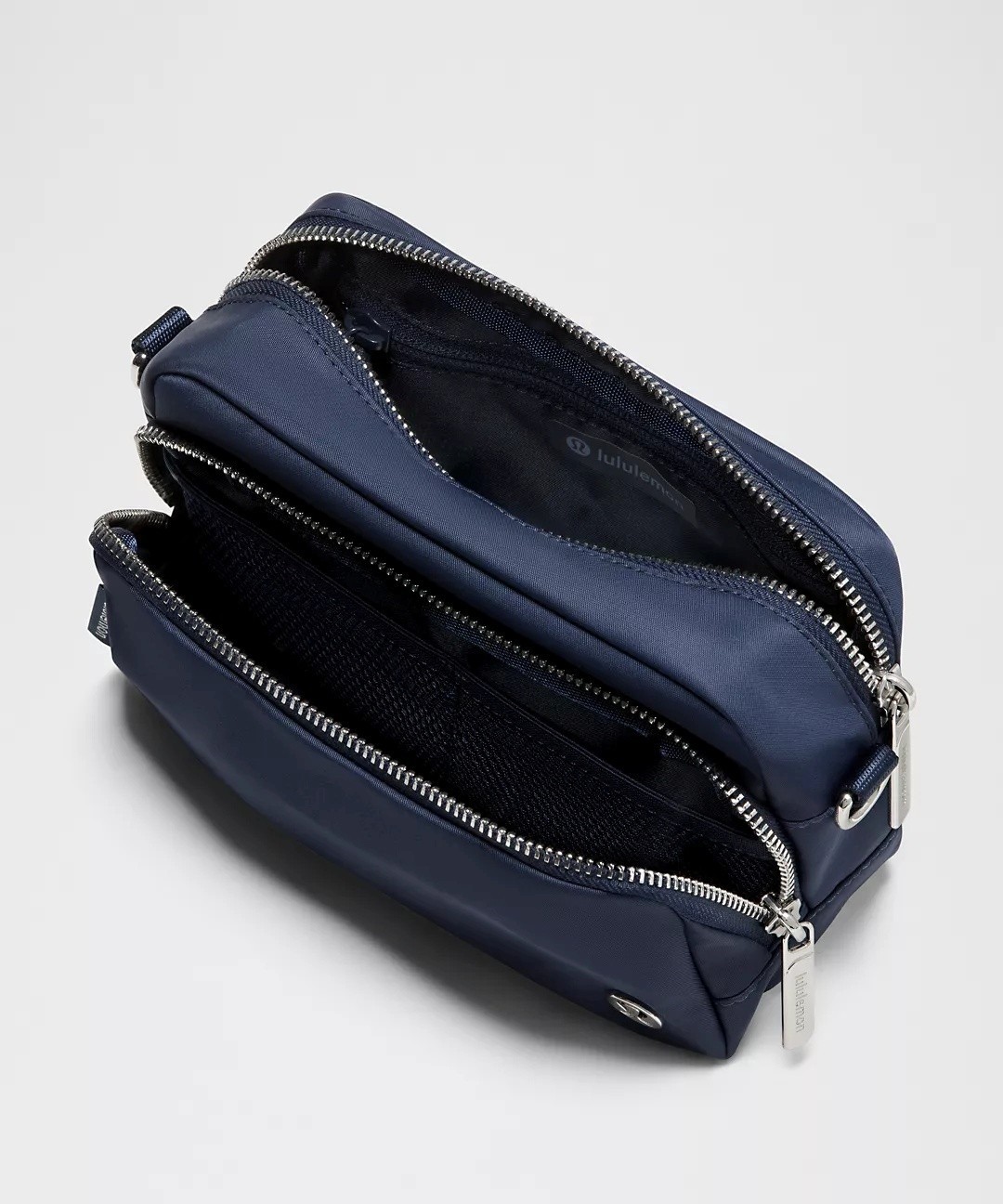 Everywhere Crossbody Bag 2L Metal Hardware