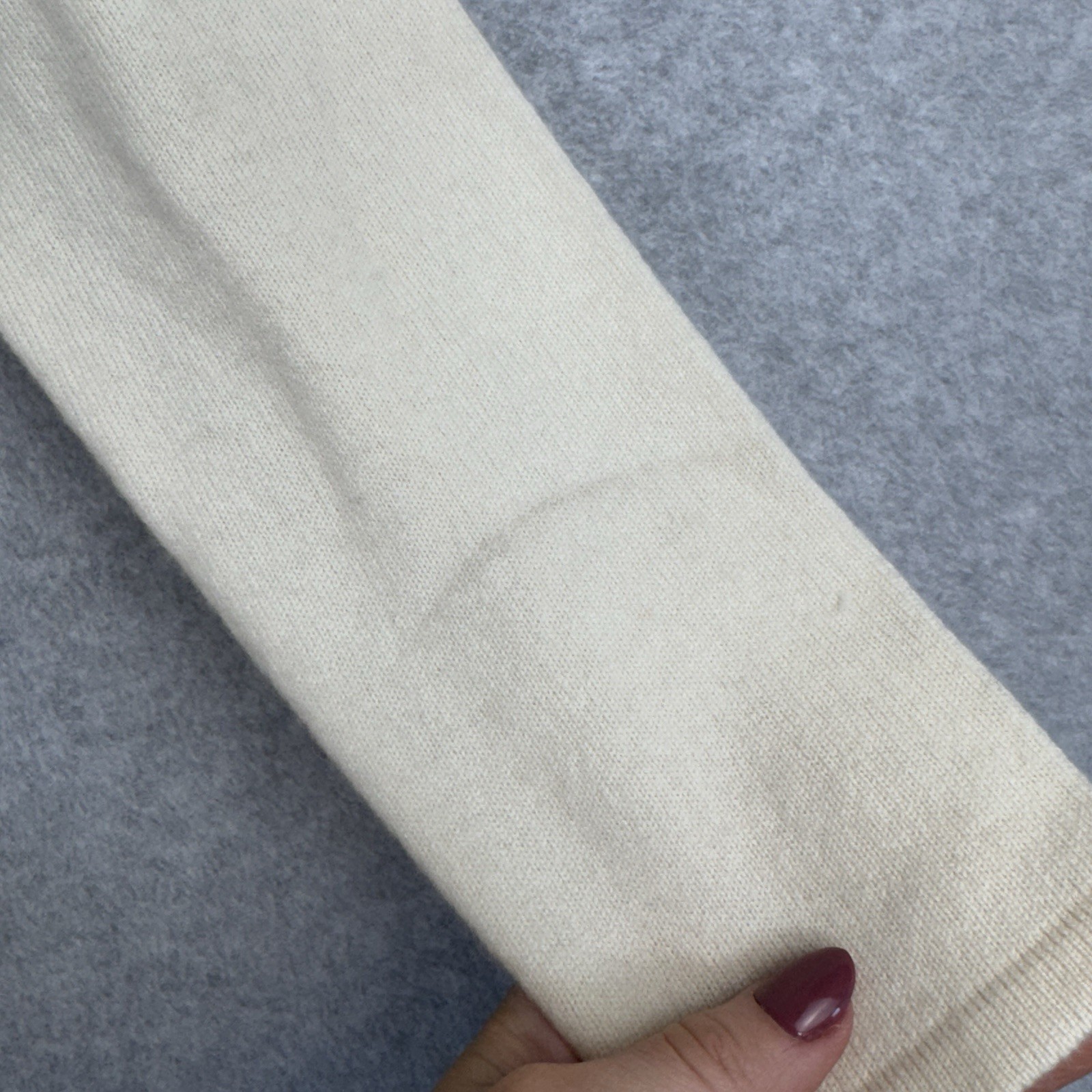 Parisian Signature Cashmere Turtleneck Sweater NWT Size M Whisper White Flaw VTG