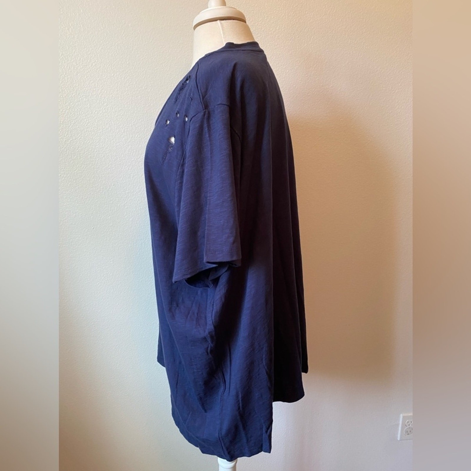 Roman’s NWOT Navy Ripped Edgy Grunge Scoop Neck 100% Cotton Casual T-Shirt 3X