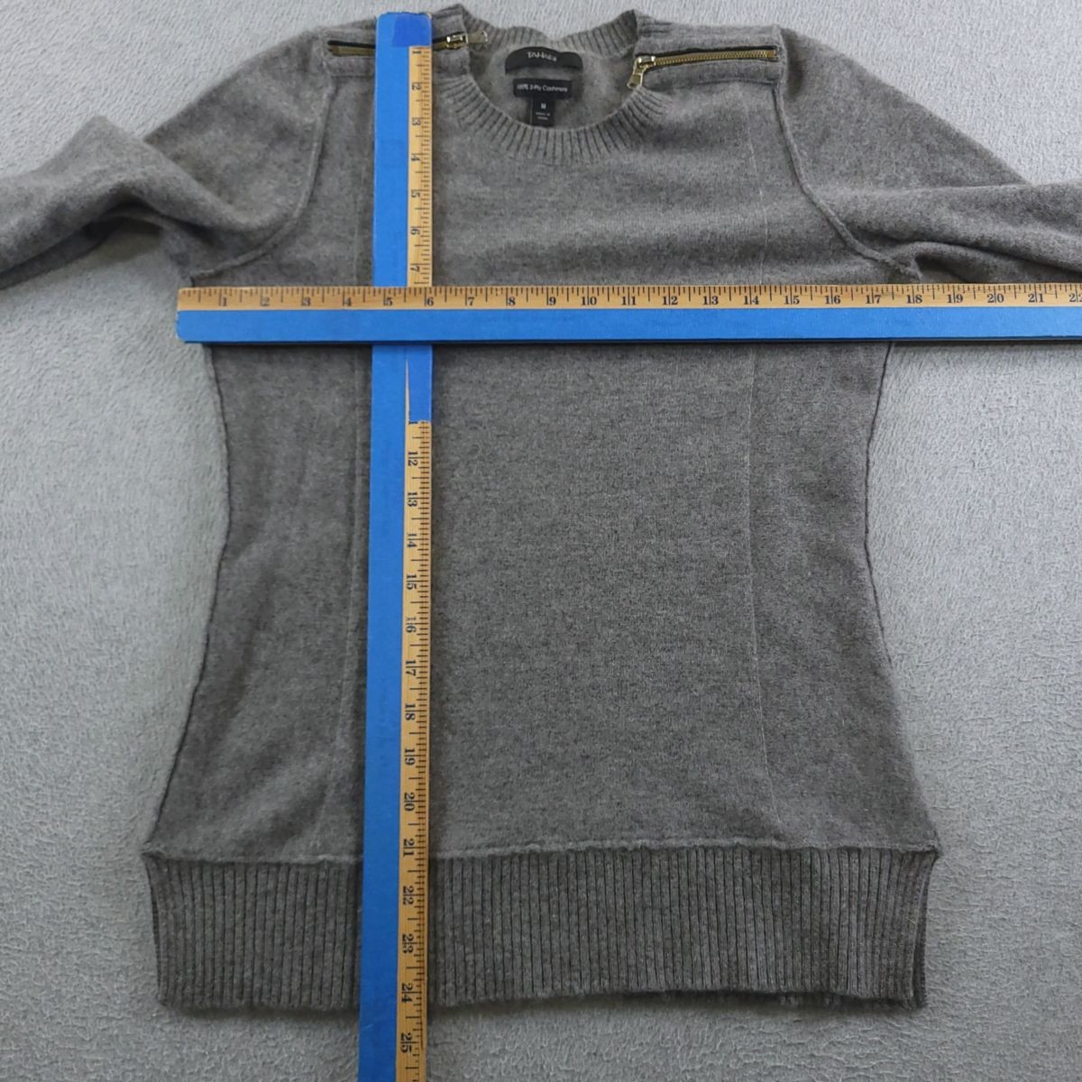 Tahari Sweater Womens M Gray 100 2 Ply Cashmere Zip Shoulder Ribbed Hem FLAW
