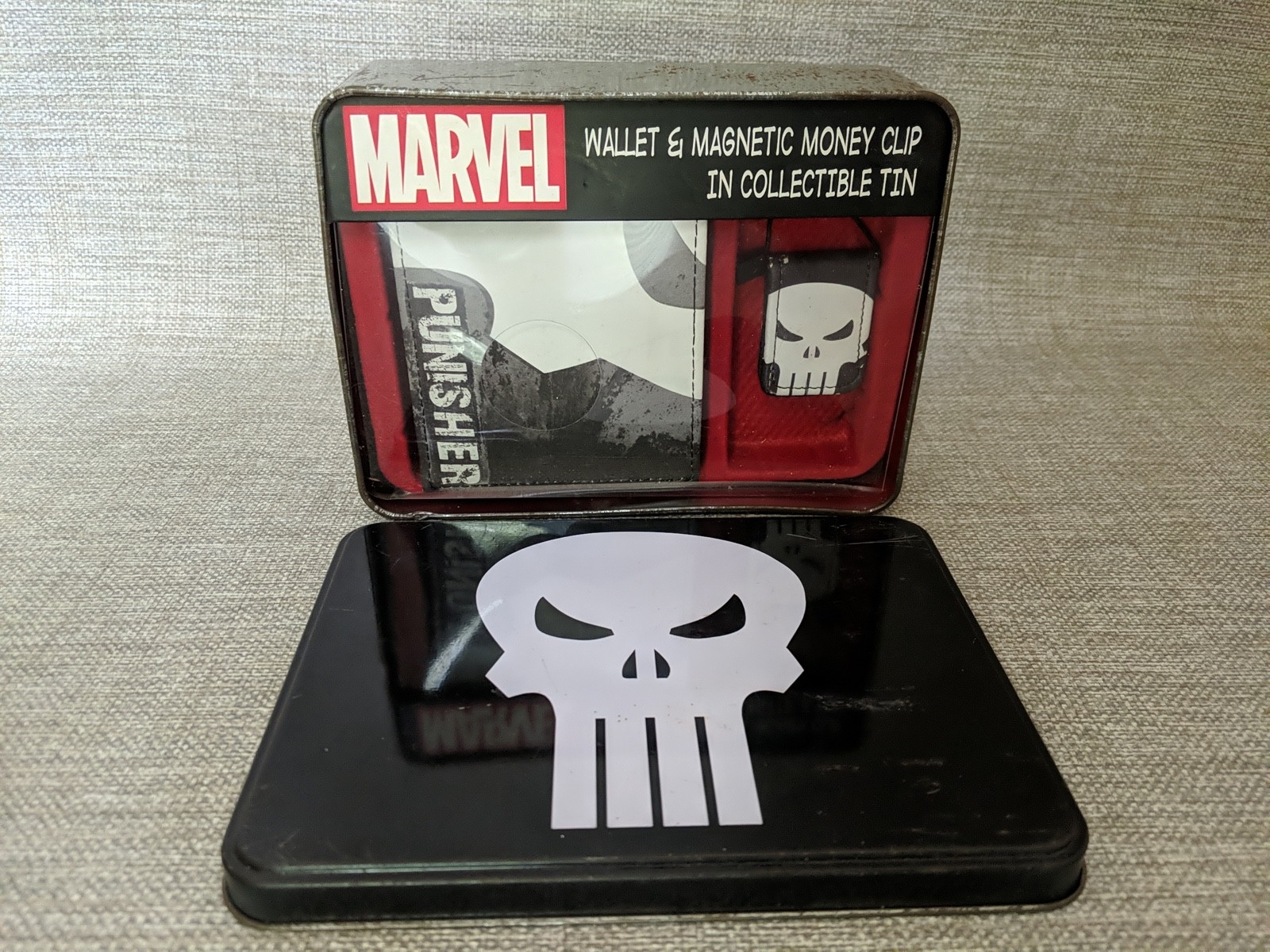 The Punisher Bifold Wallet with Money Clip Tin Marvel Comics Novelty Black NOWT