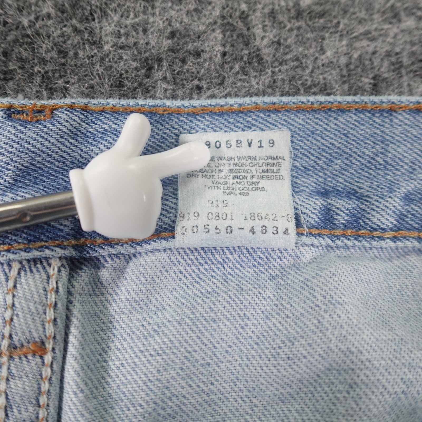 Levis 550 Relaxed Fit Jeans Mens 38×32 Light Wash Denim Casual Pants (36×31.5)