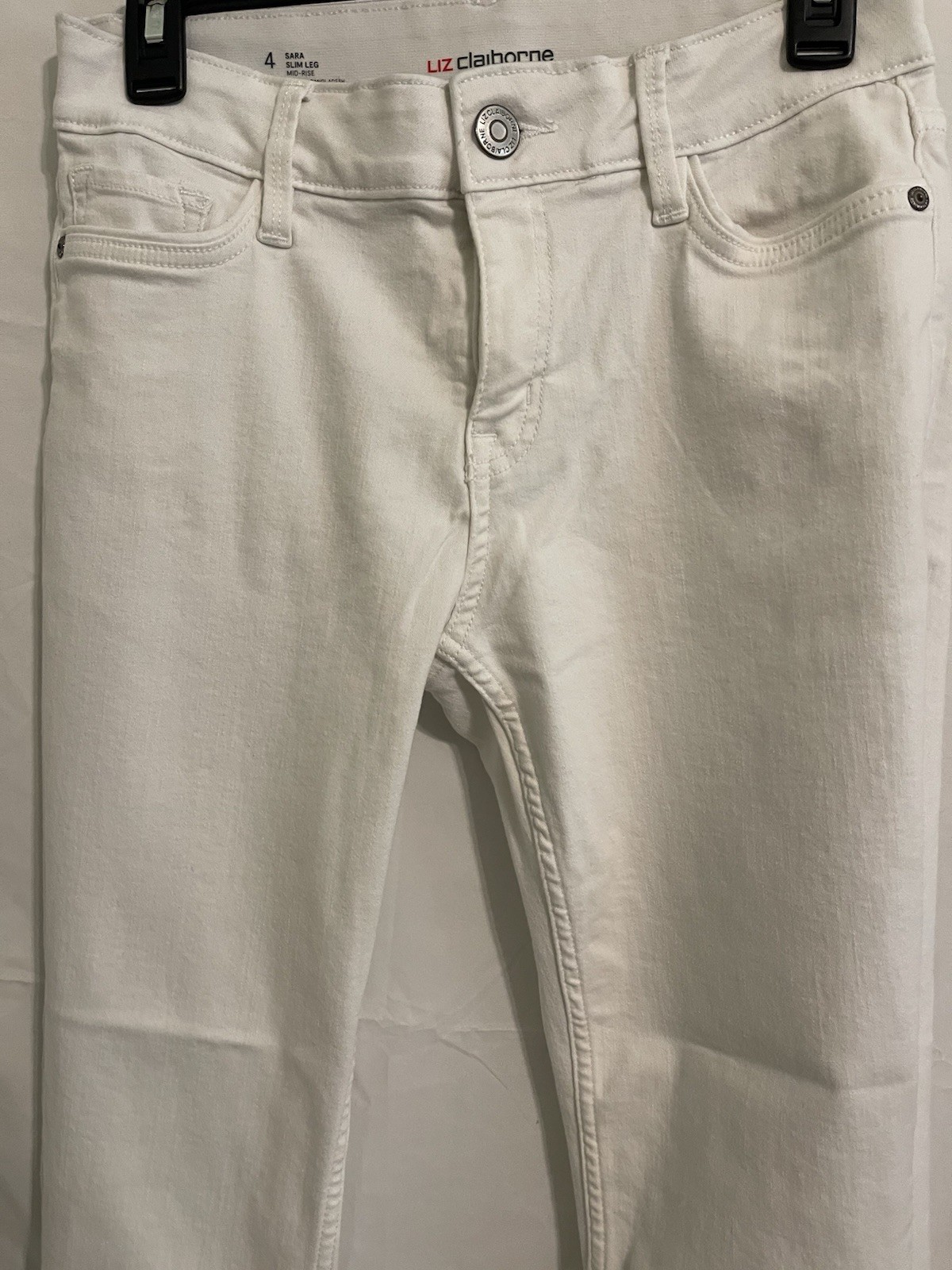 Liz Claiborne Women’s Slim Jeans White Light Wash Mid Rise Cotton Denim 4