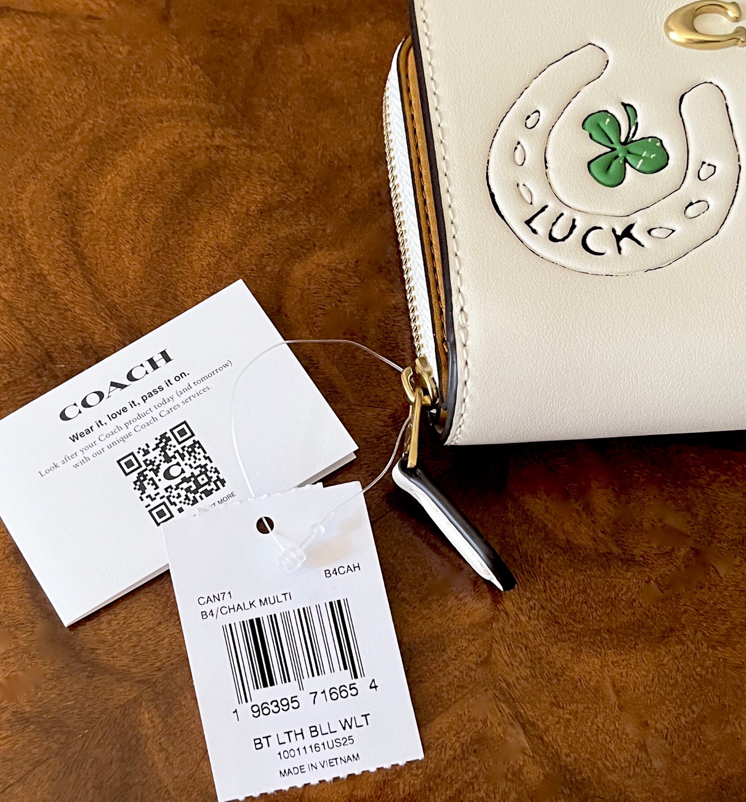 Coach Chalk Doodles ESSENTIAL SKETCH PRINT BILLFOLD WALLET Outside Zip Pocket