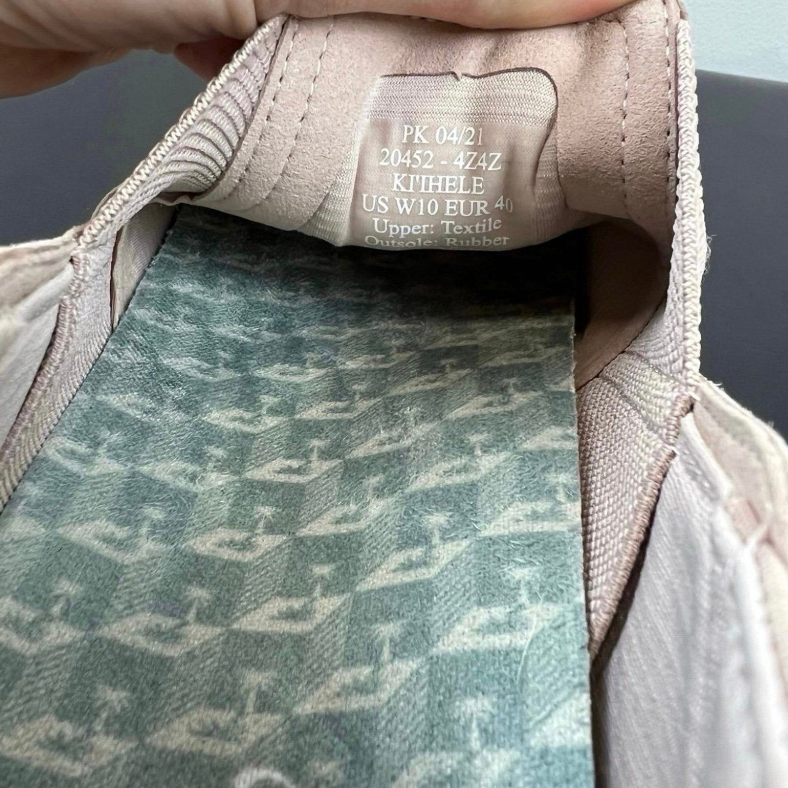 OluKai Ki‘ihele Slip-On Sneaker in Rose Dust Size 10