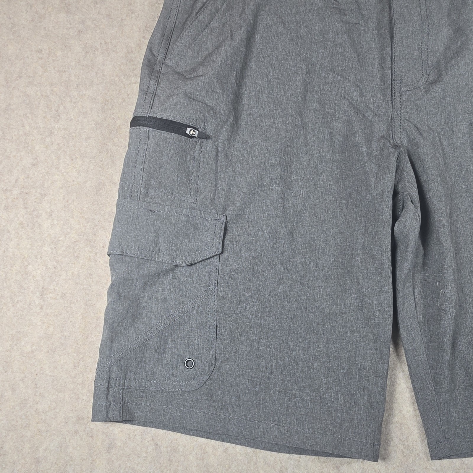 Iron Co. Men’s Hybrid Cargo Shorts Gray Solid Stretch Belted Buckle H427802S