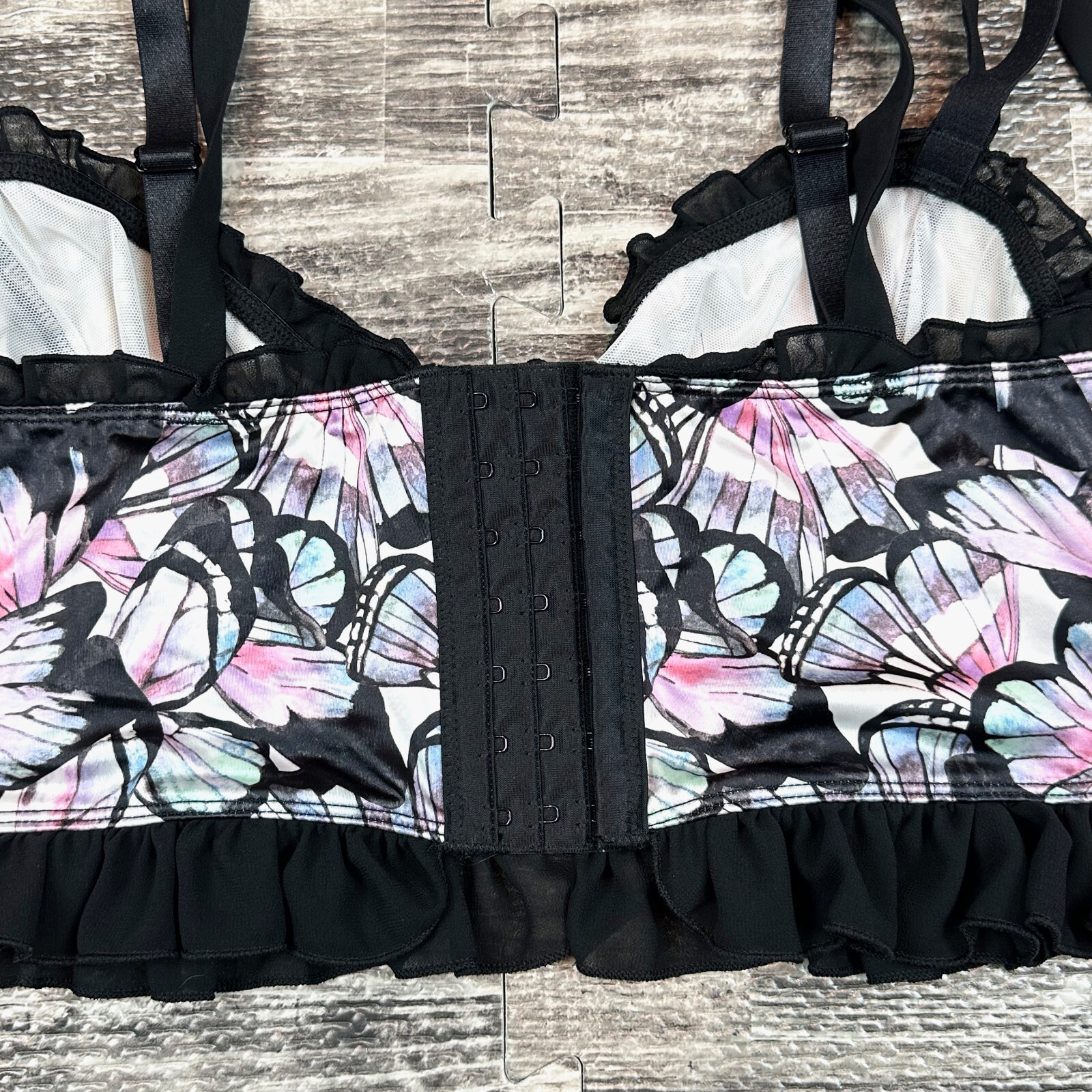 Torrid Underwire Ruffle Bra Bralette sz 1 Butterfly Windows Black Tie Strap NWT