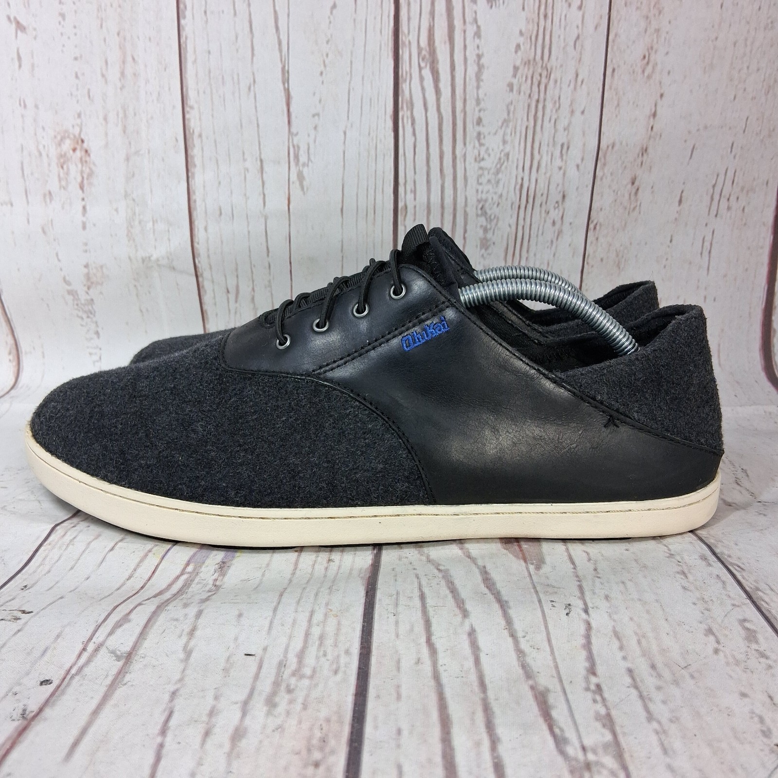 OluKai Nohea Moku Men’s Black and Gray Sneakers Size 11