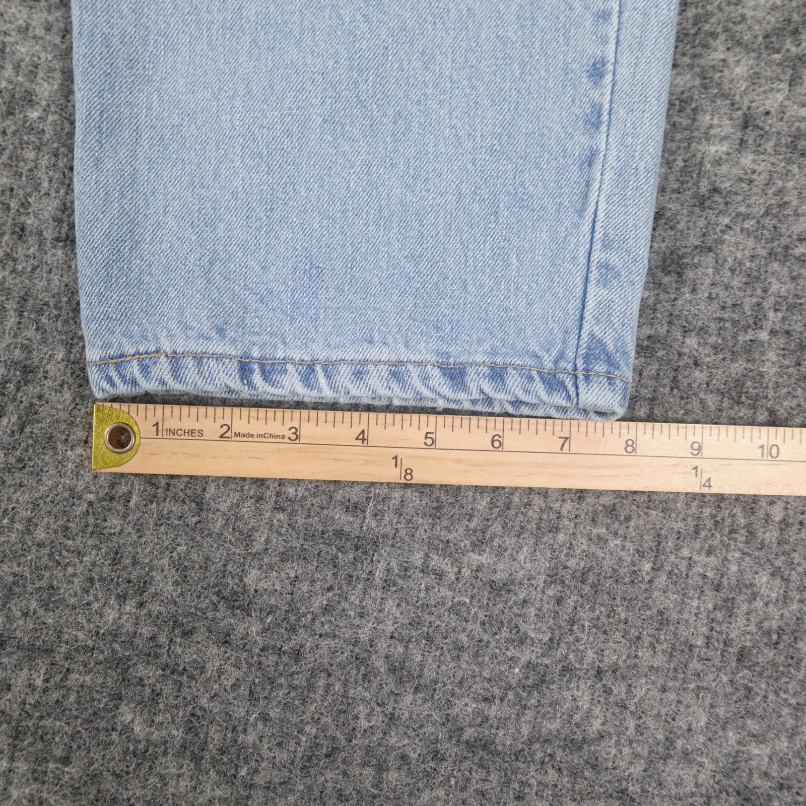 Levis 550 Relaxed Fit Jeans Mens 38×32 Light Wash Denim Casual Pants (36×31.5)