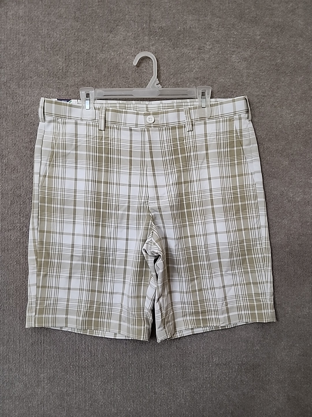 IZOD Golf Shorts Mens 36 Beige White Plaid Stretch UPF 15 Lightweight NEW