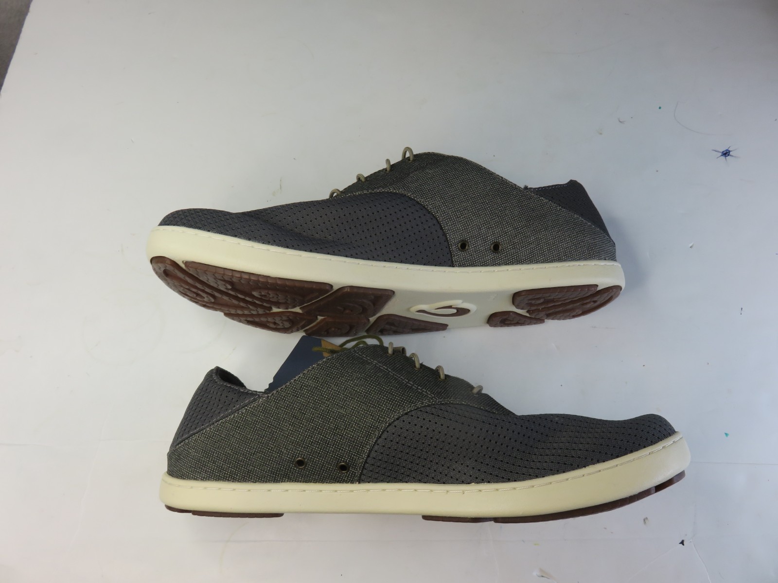 OluKai Nohea Moku Men’s Casual Sneakers Gray Size 9 Lightweight Shoes 10283-2610