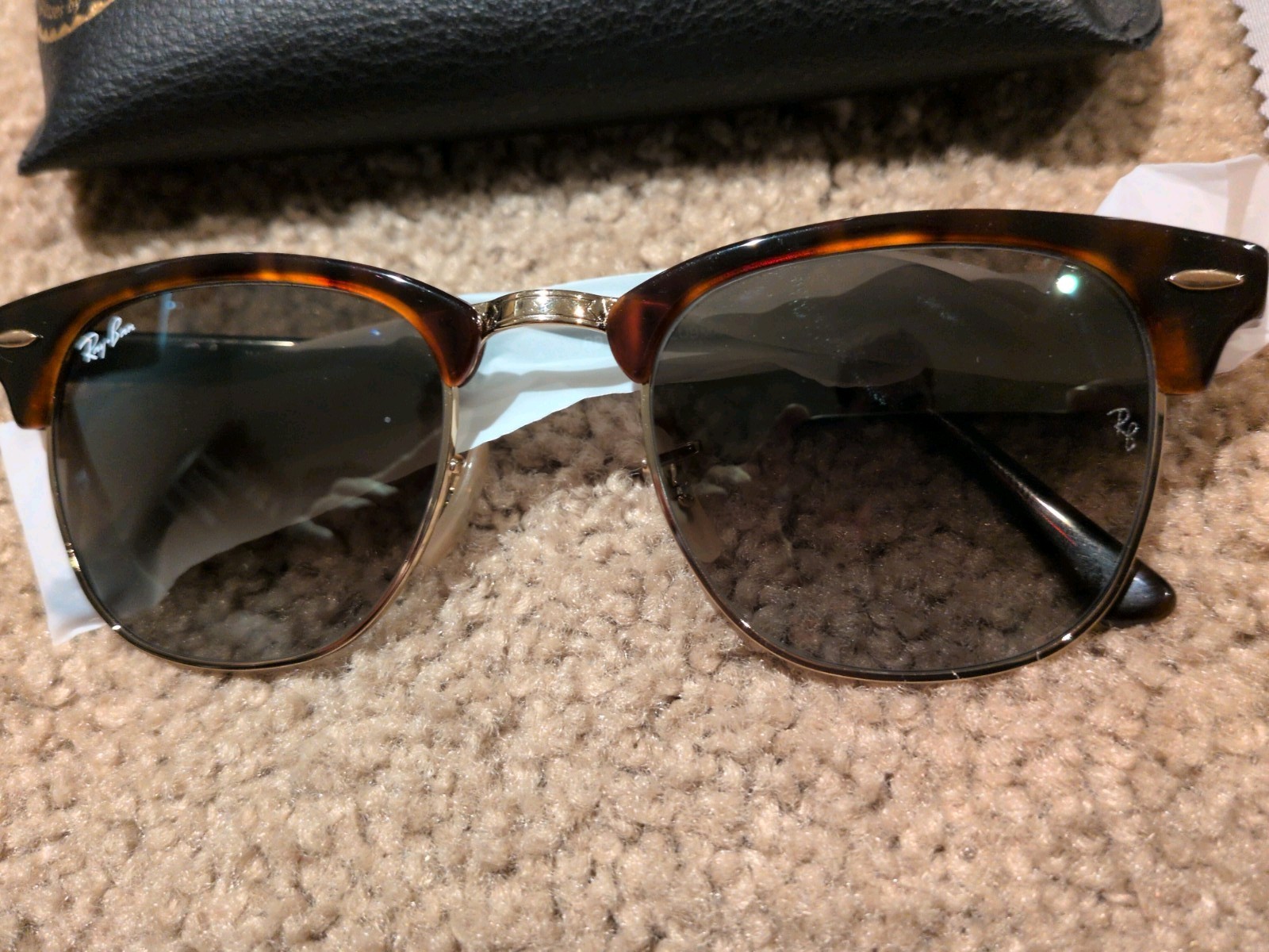 Ray-Ban RB3016 990/58 Clubmaster Sunglasses Red Havana/Green Polarized, 49mm