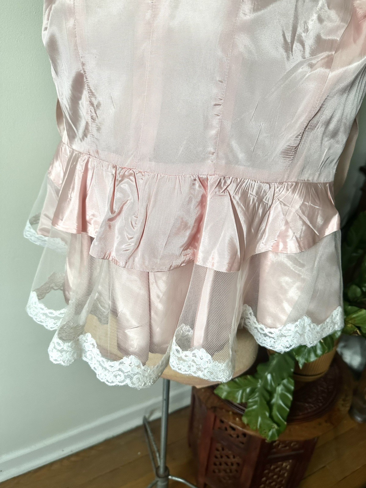 Vintage Victorian Revival Pink Jacket With Wide Lace Collar