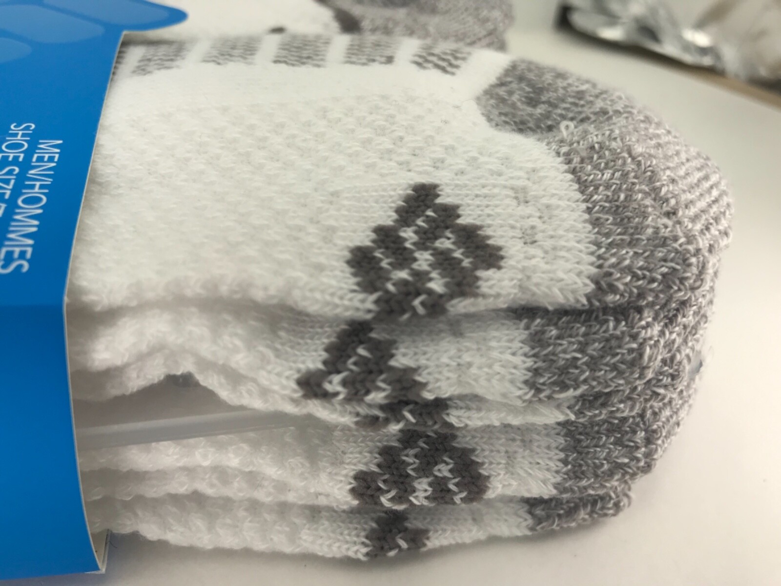 Men’s COLUMBIA Socks, White Quarter Crew Socks, 6 Pack, $36 MSRP 🌲🎒