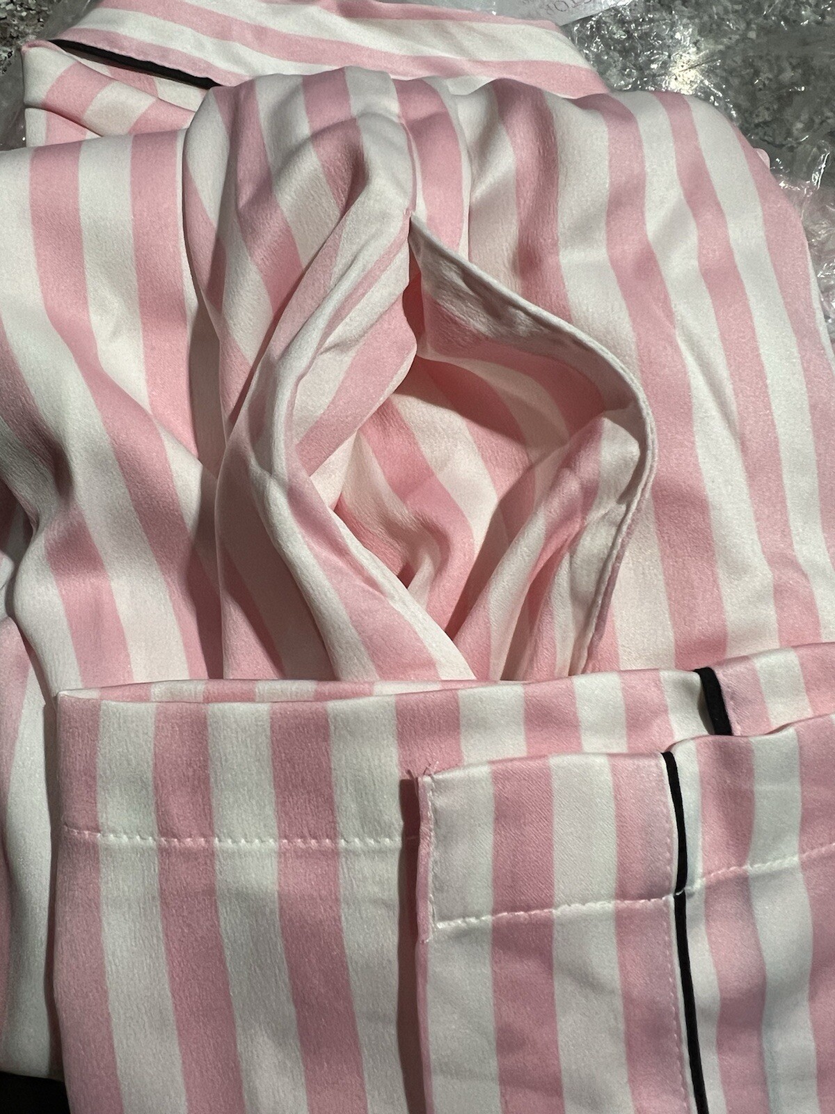 Victoria’s Secret Iconic 2024 Pink White Striped Satin Robe M/L Brand New
