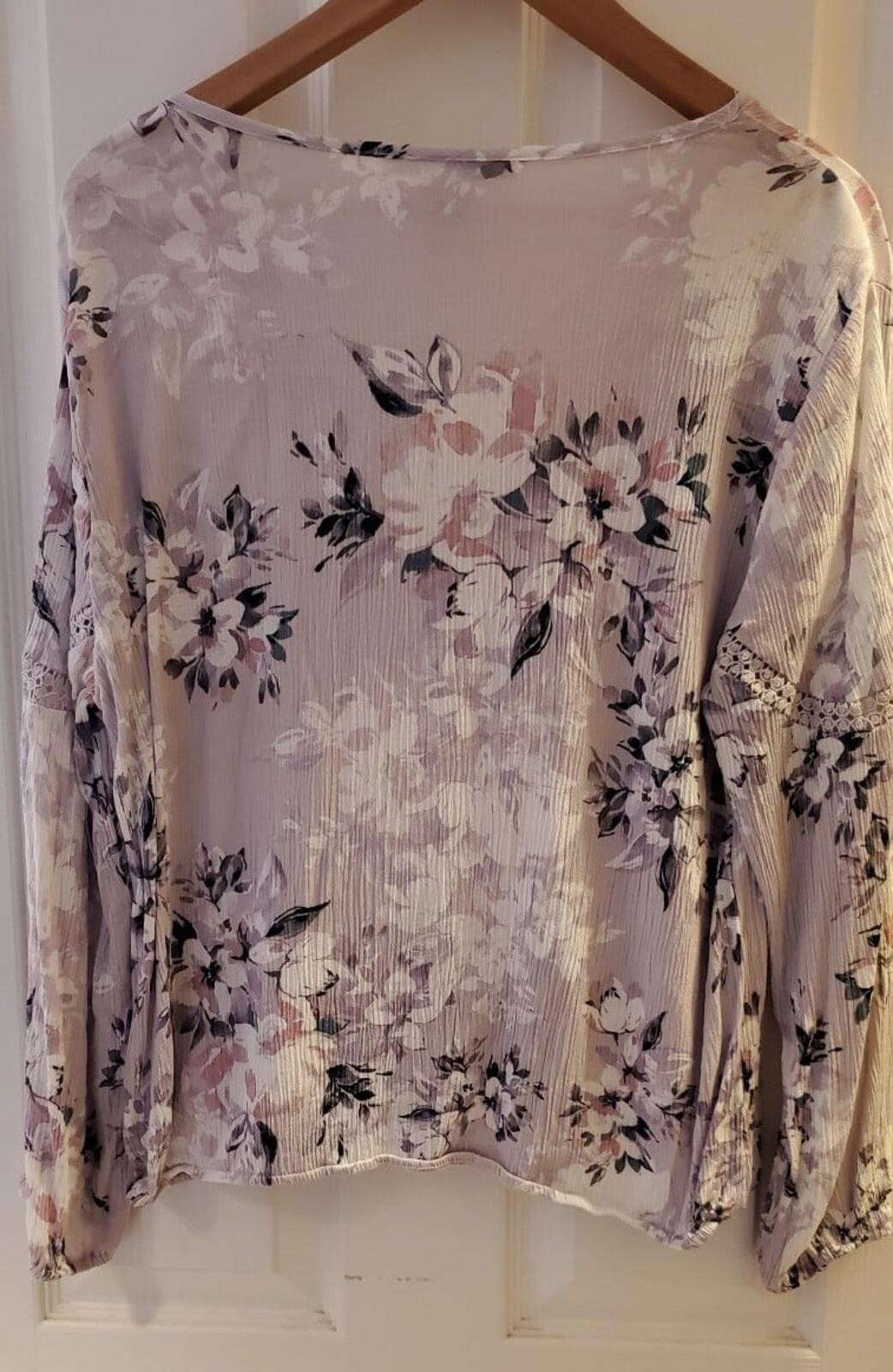American Rag Floral Blouse NWOT – Junior XXL.