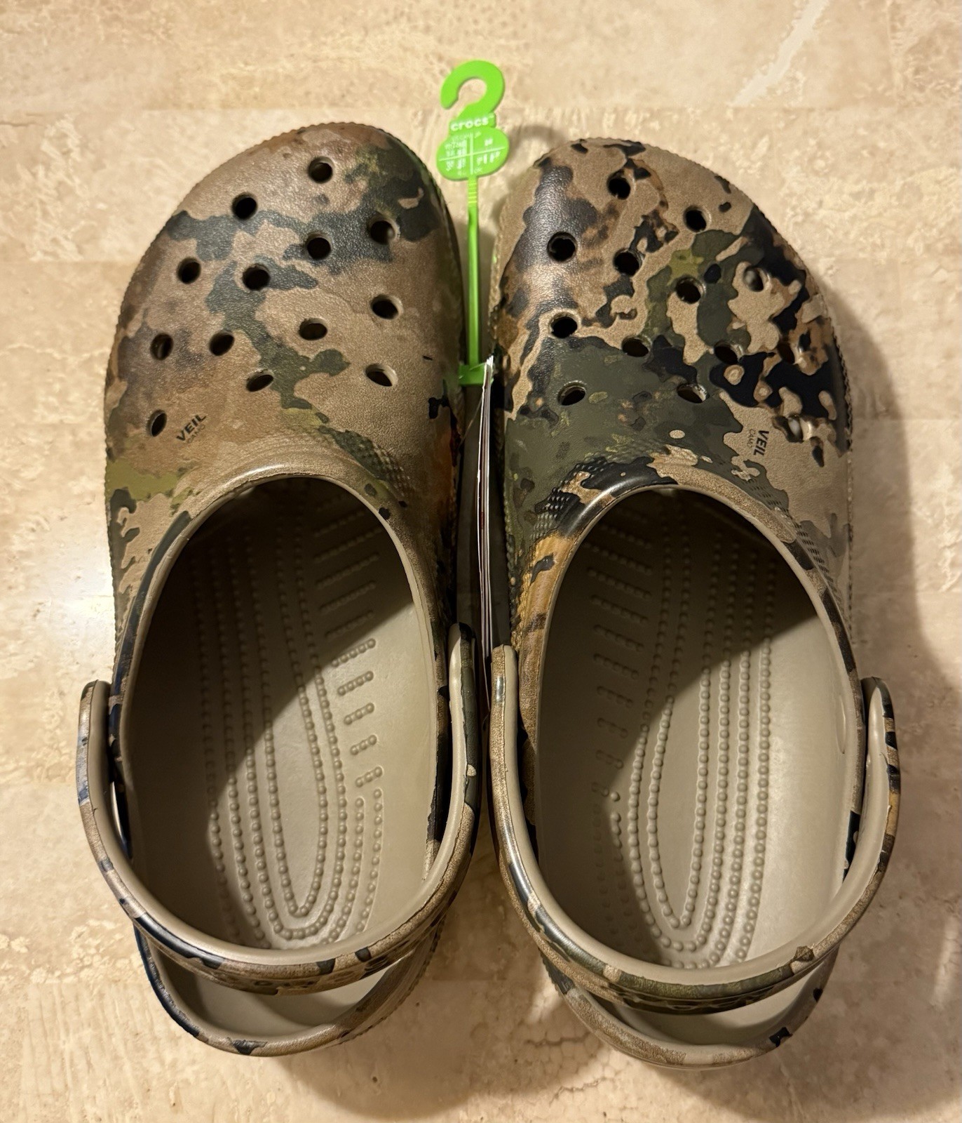 Authentic Crocs Veil Comfort Classic Clogs Size: Men 4 / Women 6 Camo Green New