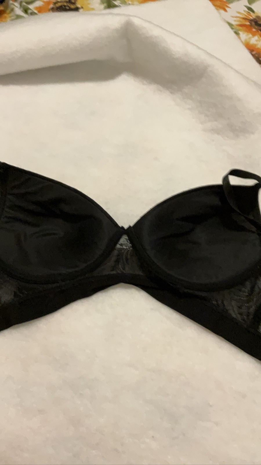 Vince Camuto Black Lace Plunge Push Up Underwire Bra Size 36C