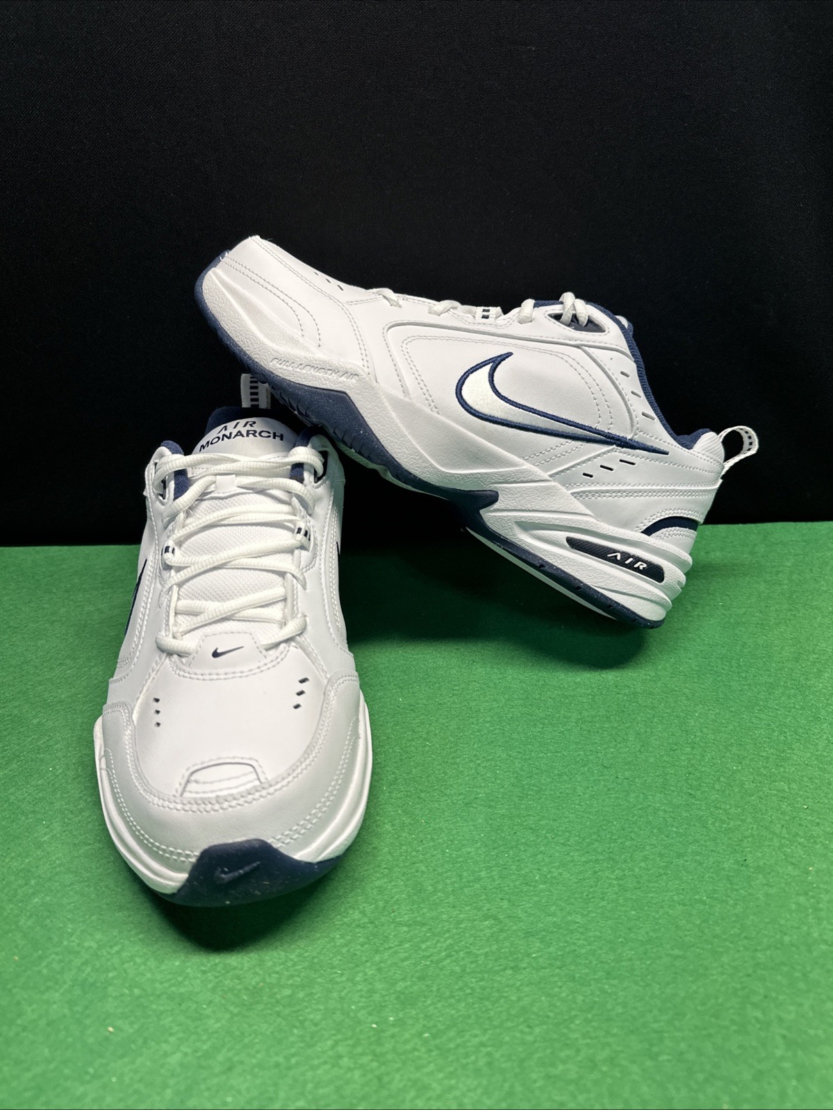 NEW Nike Air Monarch IV (4E) WIDE White-Metallic Silver Men’s Size 10 Wide Shoe