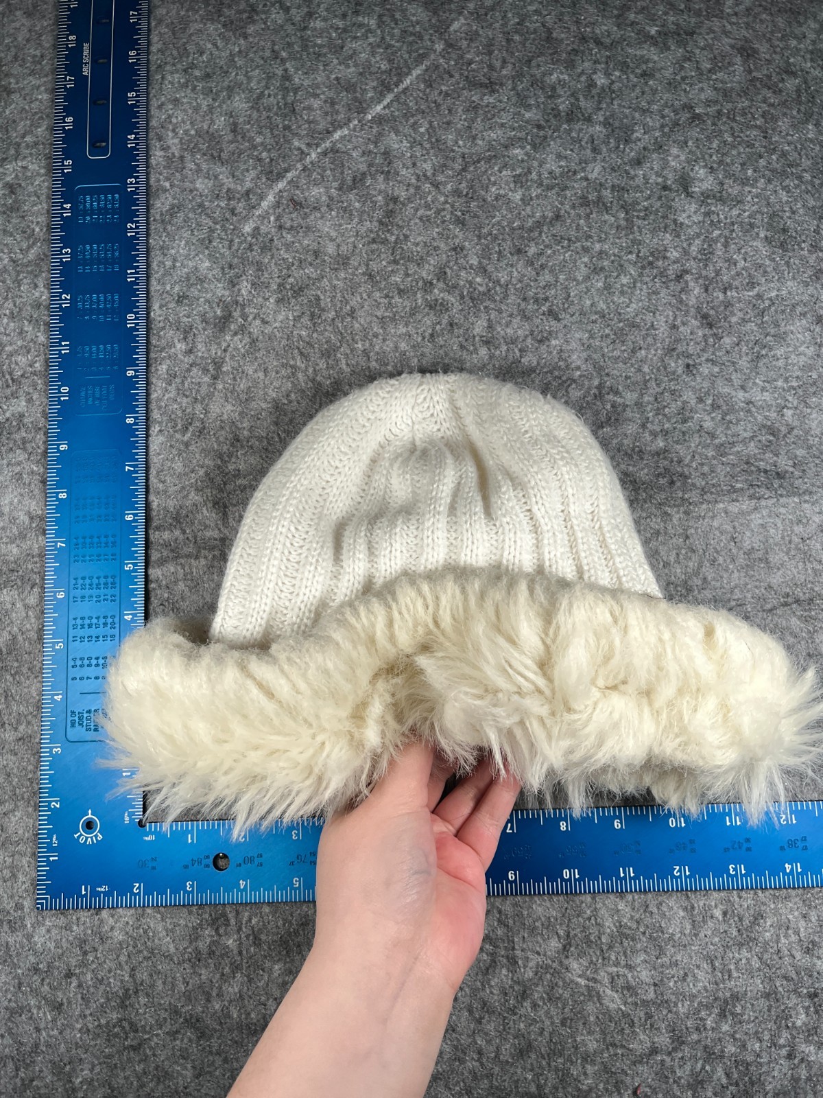 Beanie Toque Women One Size Knit White Acrylic Poly Faux Fur Trim Ski Fluffy