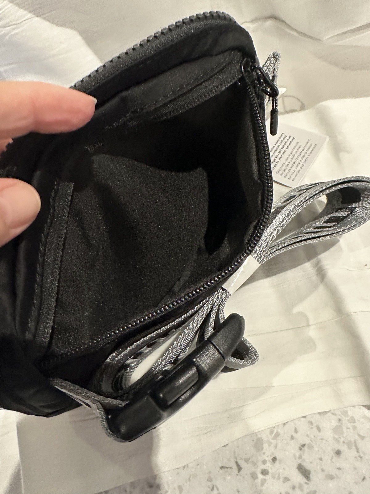 Lululemon Everywhere Women’s Belt Bag – Black (142500085)
