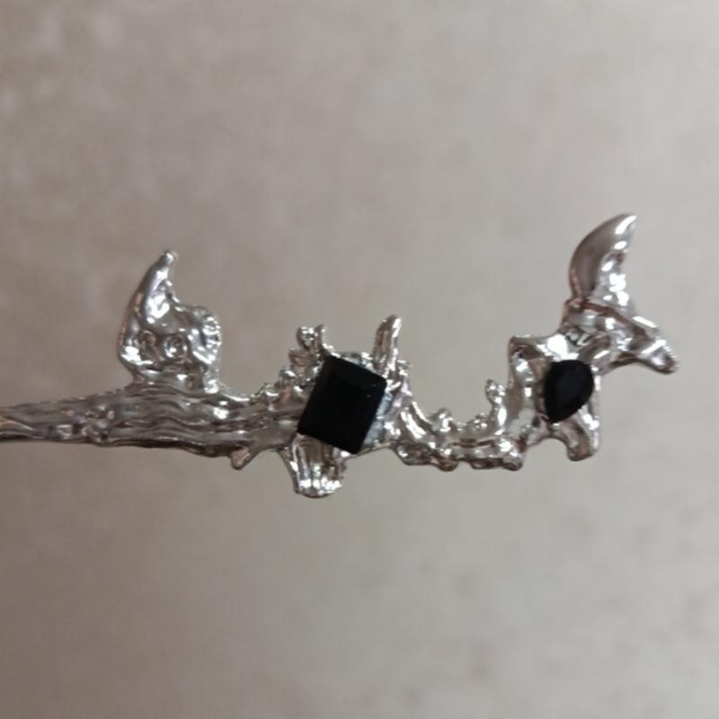 Classic Black & Silvery Gothic Crown Branch Hairpin 17 Cm