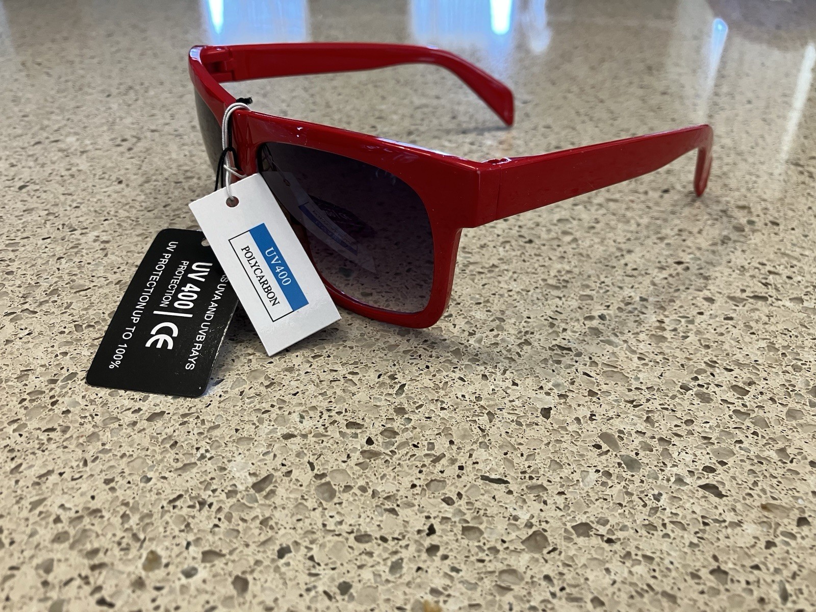 Full Frame Men And Women Sunglasses Plastic Frames Red 100% UV400 New NWT