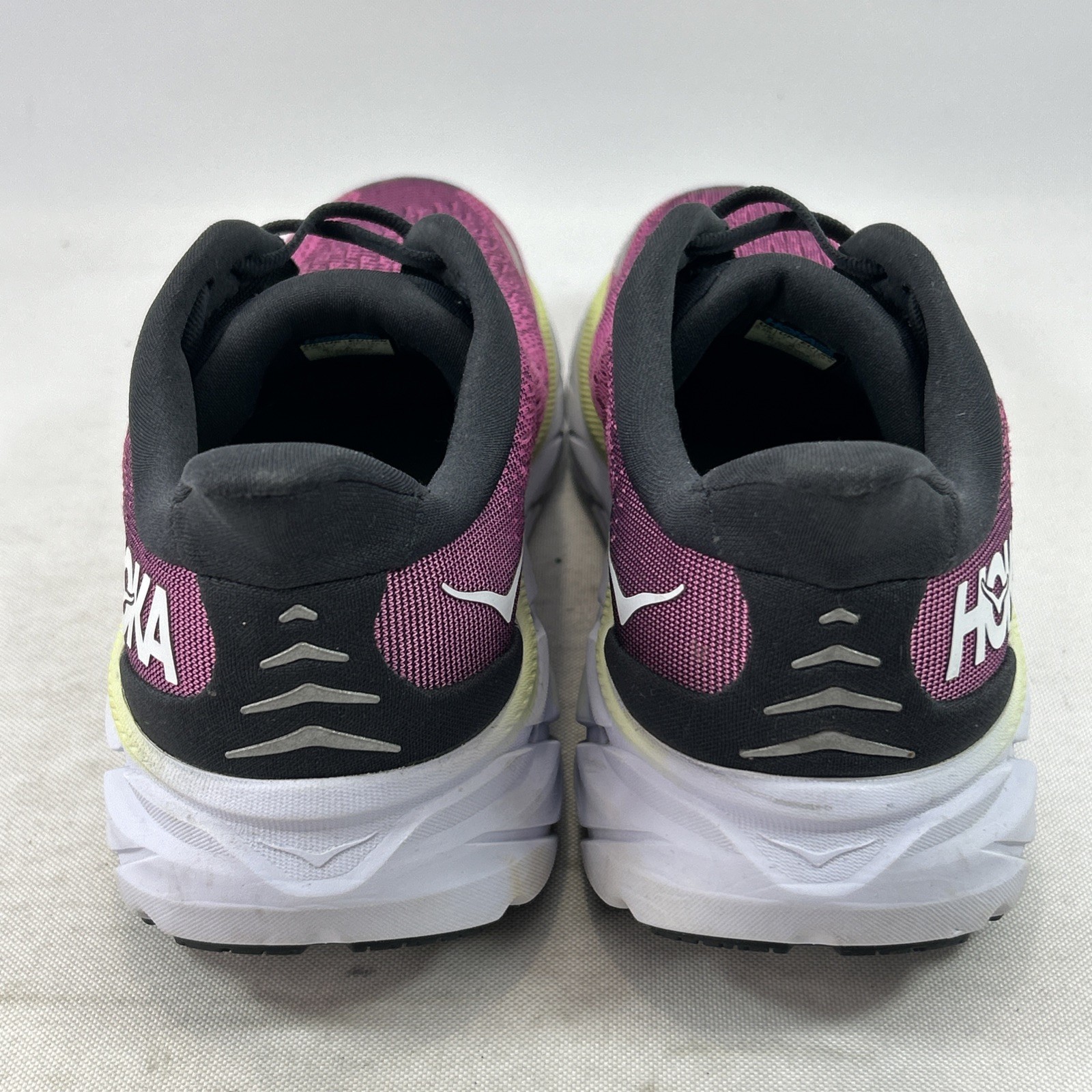 Hoka One One Clifton 8 Running Shoes Women’s Size 8.5B Ibis Rose Pink Sneakers