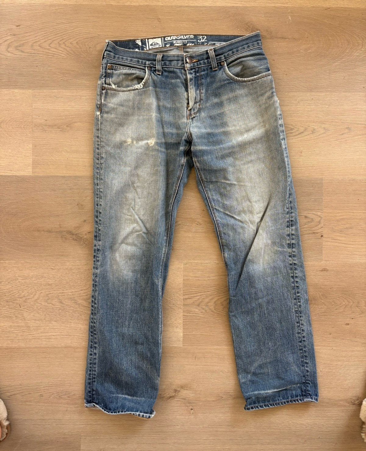 Vintage Y2K Quiksilver Men’s Jeans – Light Wash Blue Distressed